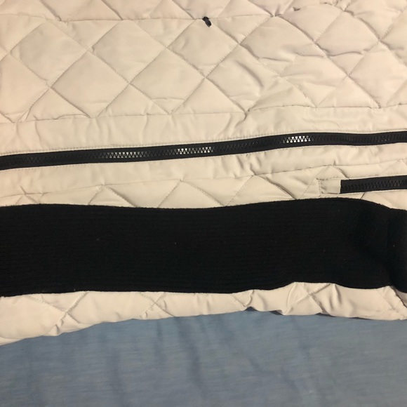 Andrew mark puffer like slash reverse weave vest women’s size M awesome look - Picture 4 of 4